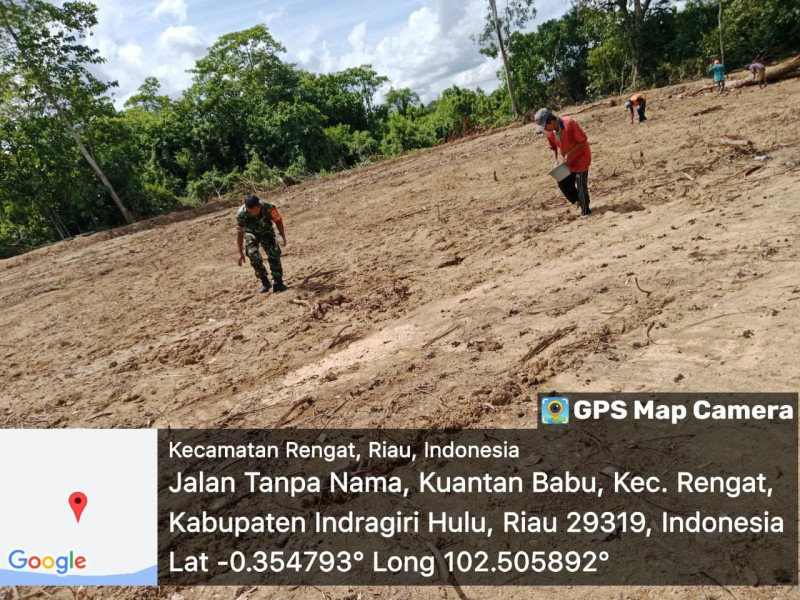 Wujudkan Ketahanan Pangan, Babinsa Aktif Dampingi Kelompok Tani Sepakat Tani Tanam Jagung
