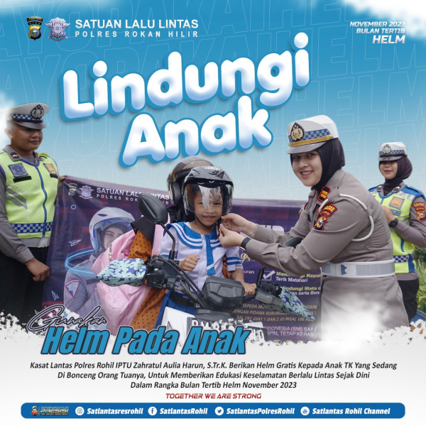 Bulan November Tertib Helm, Kasatlantas Polres Rohil Bagikan Helm