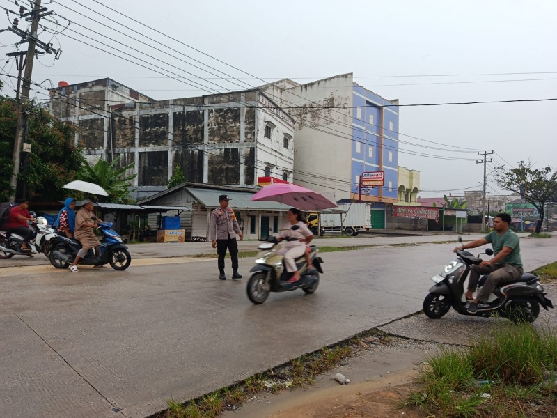 Polsek Pujud Gelar Strong Point Pagi di Lima Titik, Arus Lalu Lintas Aman dan Lancar