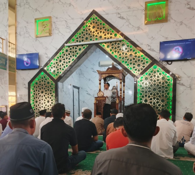 Sholat Jum'at Ramai Dan Tertib di Masjid Nurul Huda Kampung Gobah