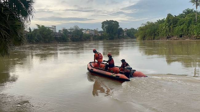 Pencarian Bocah Tenggelam di Sungai Rokan Diperluas hingga 30 Km