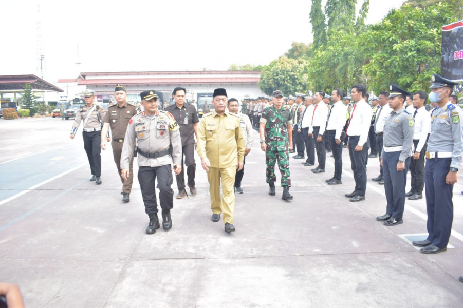 Komandan Kodim 0302/Inhu Menghadiri Apel Gelar Pasukan Operasi Mantap Brata LK 2023- 2024 Untuk Pengamanan Pemilu 2024