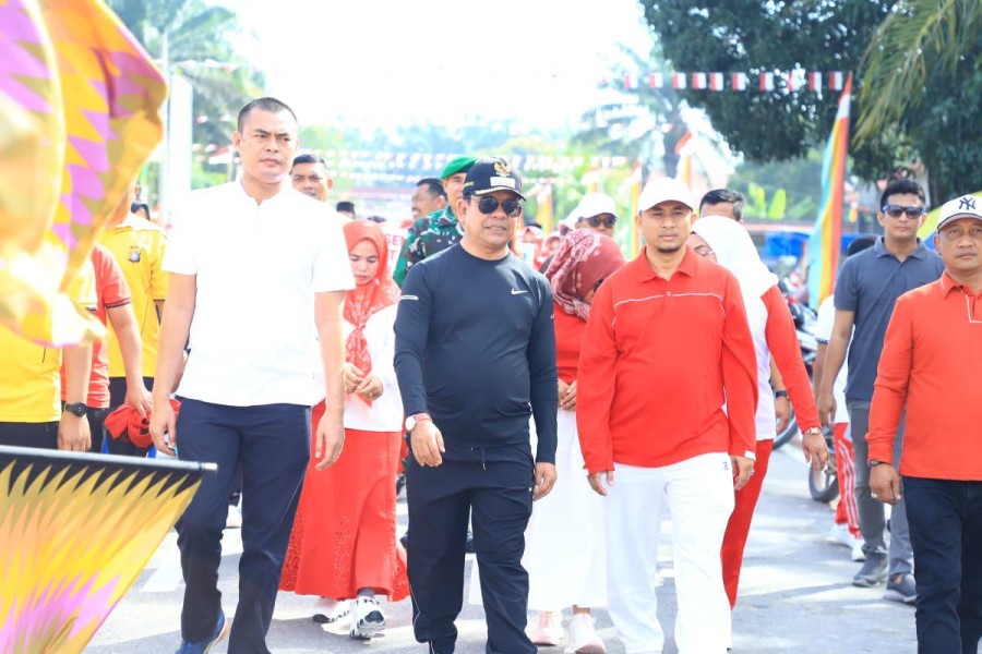 Ribuan Warga Meriahkan Jalan Santai HUT RI ke-80 di Desa Sontang