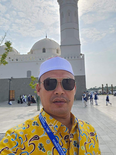 Ketua Apdesi Riau Zulfahrianto Bantu Mimbar Masjid Ar Razzaq Rimbo Panjang Kampar