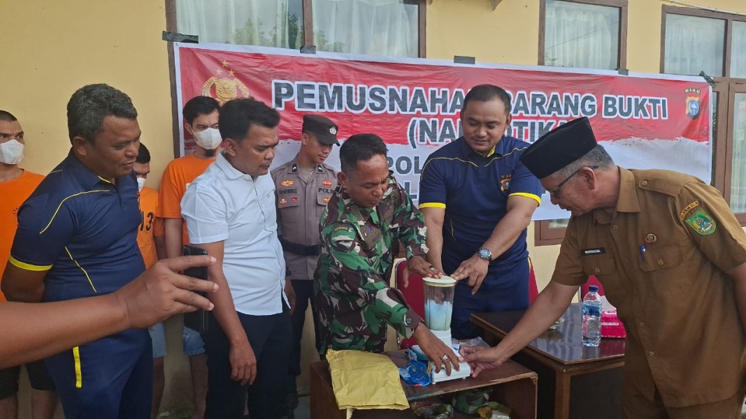 Polsek Panipahan Musnahkan 187.73 Gram Shabu Dari 3 Tersangka