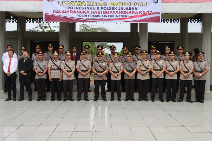 Untuk Mengenang Jasa Arwah Pahlawan, Kapolres Inhu Pimpinan Upacara Ziarah Makam Pringati HUT Bhayangkara-77