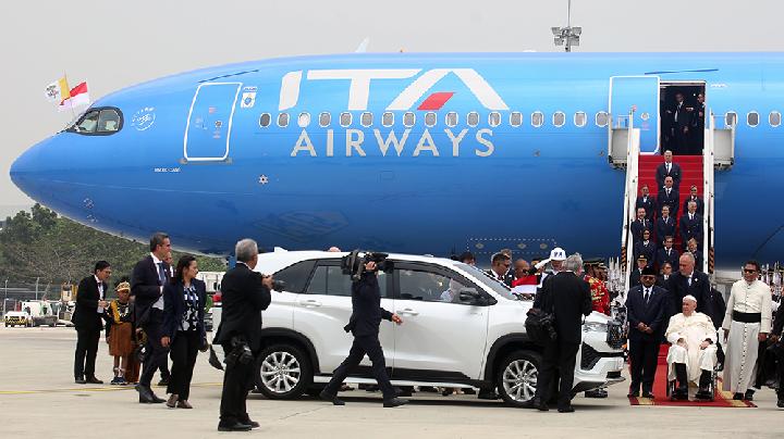 Kaesang Diduga Naik Jet Pribadi, Paus Fransiskus Justru Pakai Pesawat Komersil ke Indonesia