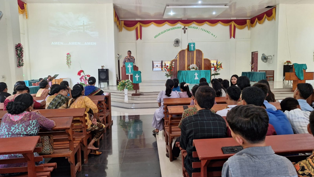 Polsek Rimba Melintang Sampaikan Pesan Pemilu Damai di Gereja HKBP Poros