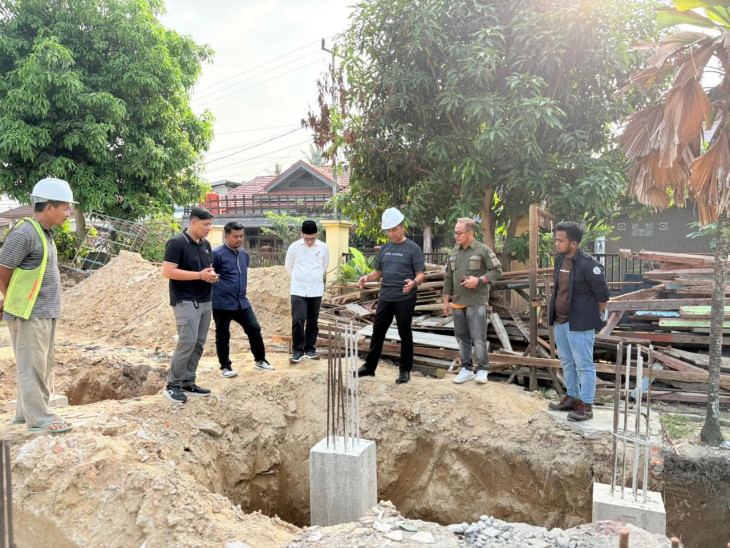 Tinjau Pembangunan Sekolah Bupati Kampar Pertegas