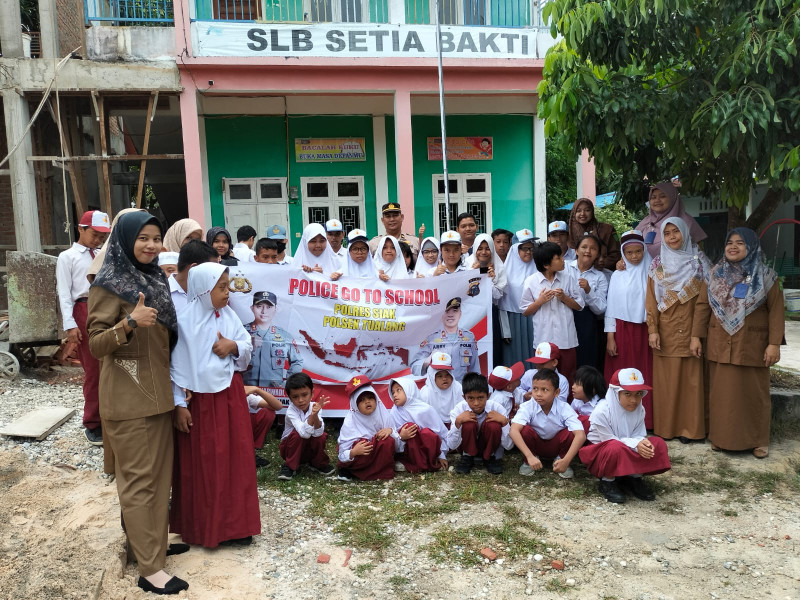 Police Goes To School, Polsek Tualang Tanamkan Disiplin Sejak Dini ke Siswa SLB Setia Bakti