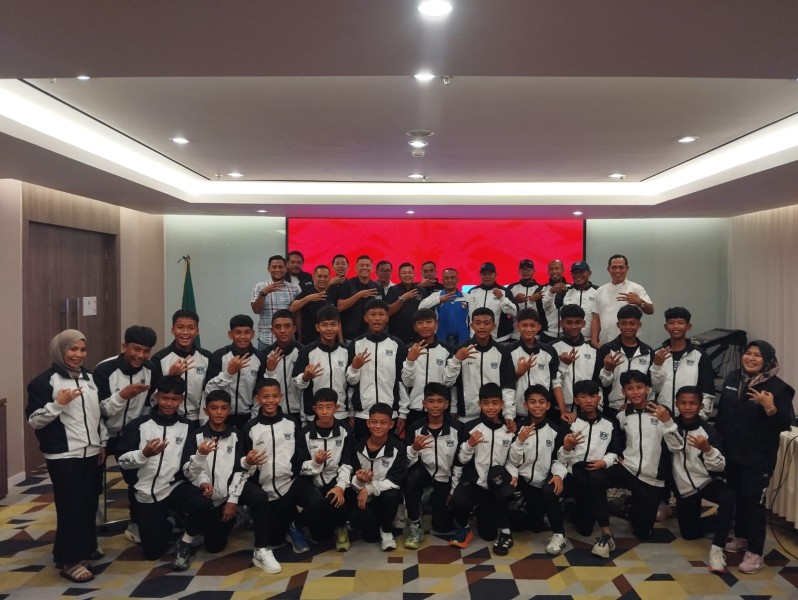 Kadispora Riau Lepas EBR United FC Menuju Piala Soeratin IKN