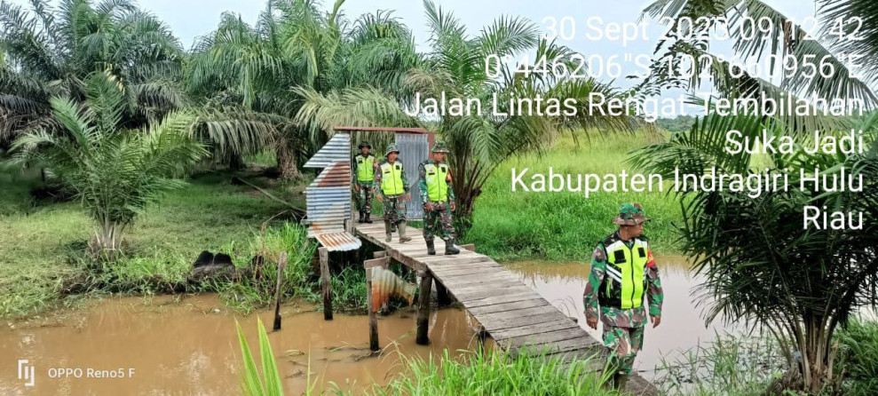Jajaran Anggota Koramil 01/Rengat Gencar Patroli dan Sosialisasi Karhutla di Wilayah Binaan