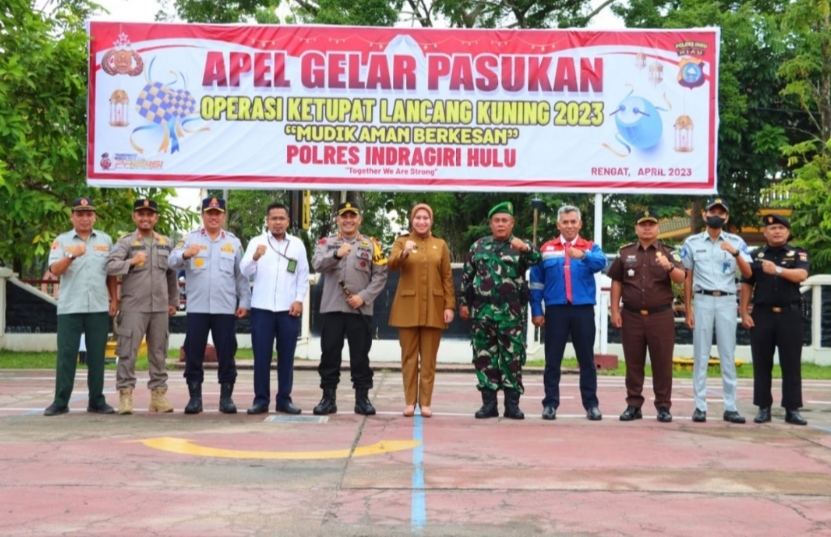 Mewakili Dandim 0302/Inhu, Danramil 01 Kapten Inf HB Sitepu Hadiri Apel Gelar Pasukan Ops Ketupat LK 2023 di Polres Inhu