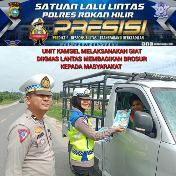 Agar Aman, Unit Kamsel Satlantas Polres Rohil Bagikan 200 Brosur ke Pengendara
