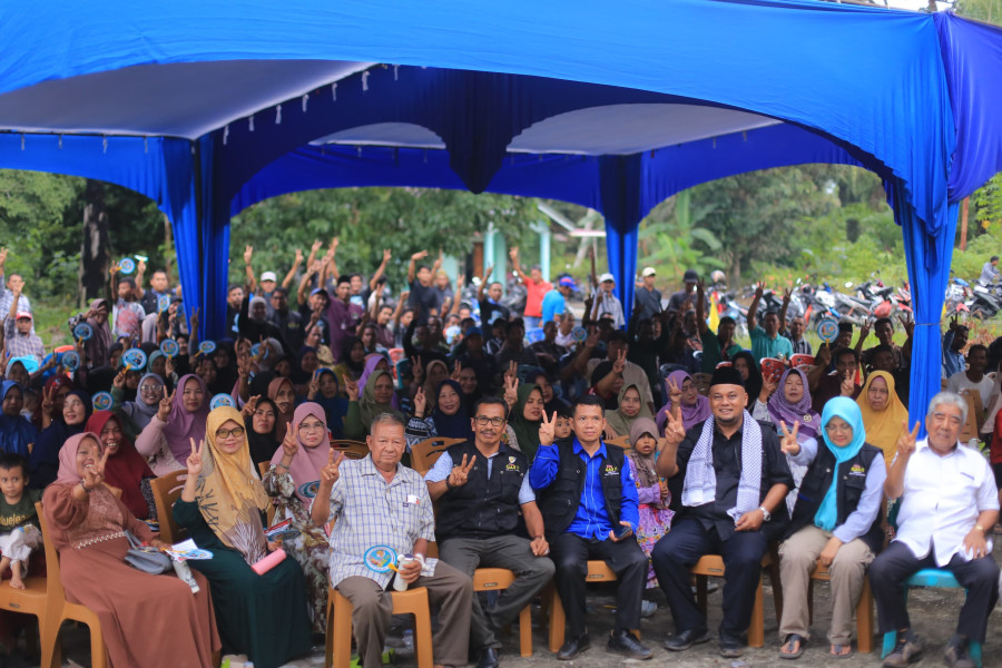 Meski Hujan Lebat, Warga Pusako Membludak Hadiri Kampanye Dr.Afni Didampingi Arwin AS