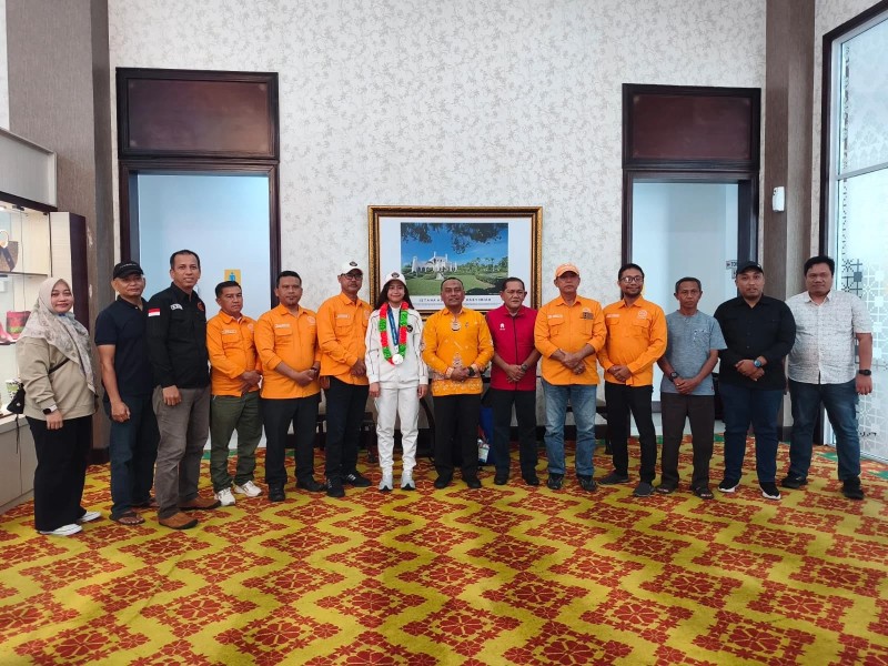 Pemerintah Provinsi Riau Menyambut Kedatangan Atlet Teqball Sumaya di Pekanbaru