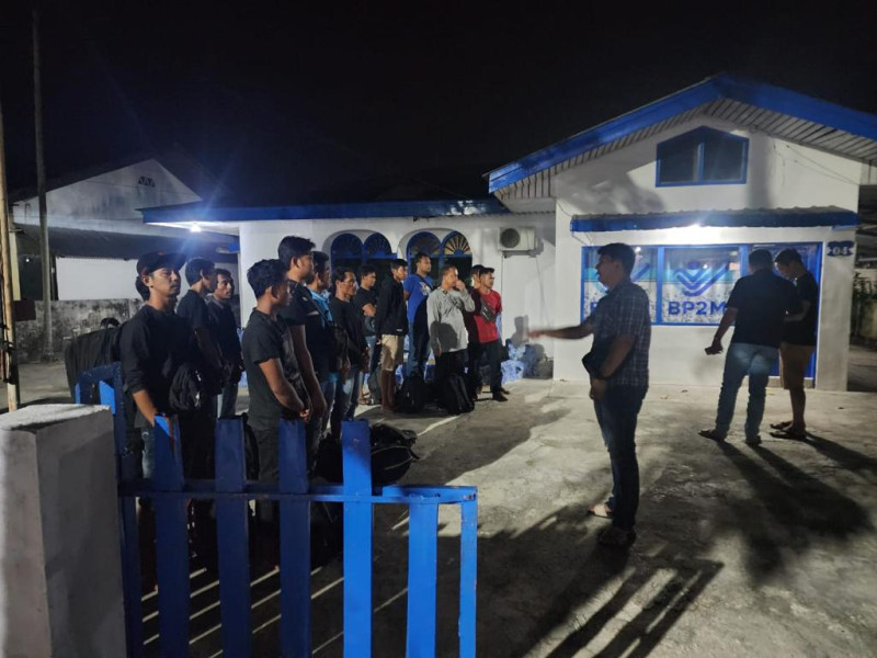 Polres Rohil Bersama Petugas Patroli Laut Bea Cukai Pusat Cegah Keberangkatan 2 Kapal Pengangkut 15 Orang TKI