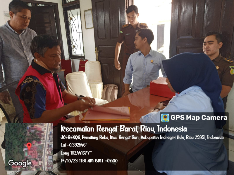 Diduga Timbulkan Kerugian Negara Rp.929.004.199,-, Sekretaris Bawaslu Inhu Ditahan Kajari Inhu
