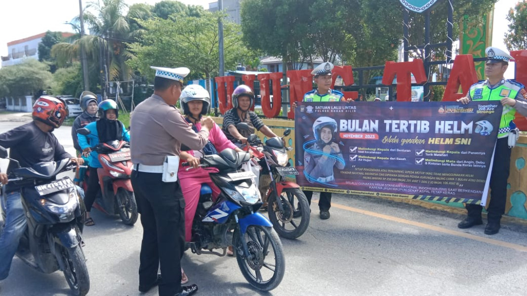 Bulan November Tertib Helm Serentak, Satlantas Polres Rohil Gelar Sosialisasi