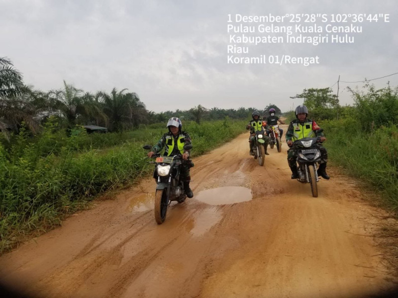 Cegah Karhutla Proaktif, Babinsa Rengat Kodim 0302/Inhu Laksanakan Patroli dan Sosialisasi