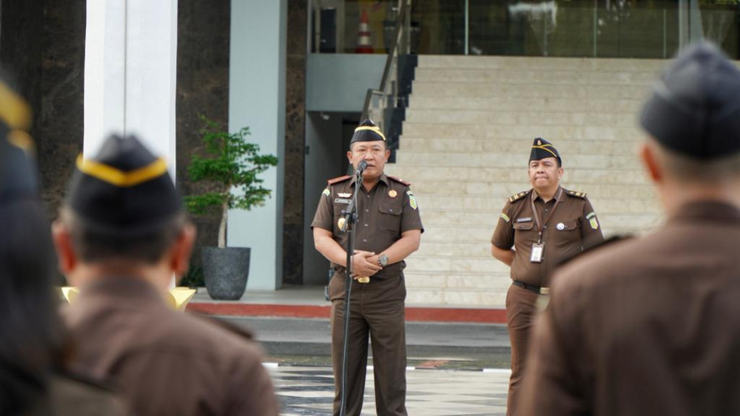Wakil Kepala Kejaksaan Tinggi Riau Menjadi Penerima Apel Kerja Pagi