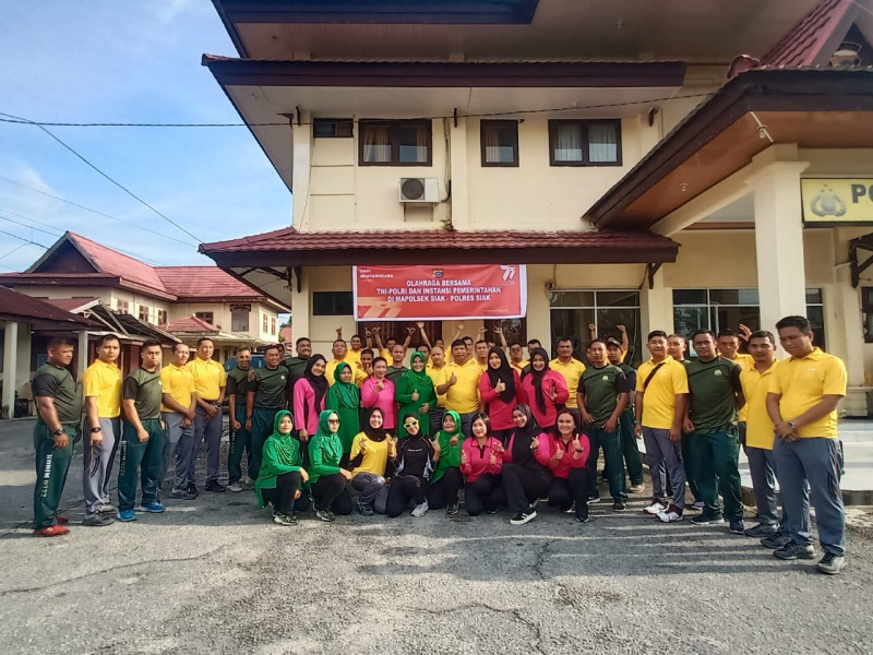 Dalam Rangka Hari Bhayangkara ke 77 Tahun 2023, Polsek Siak Gelar Senam Bersama TNI