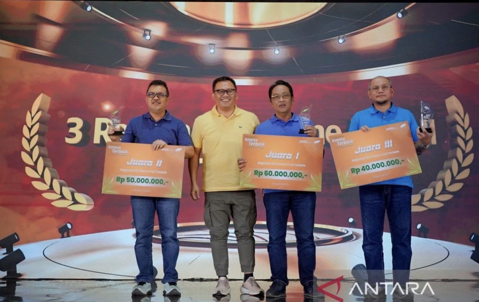 Konsistensi transformasi PTPN IV Regional III diganjar tiga penghargaan kinerja terbaik