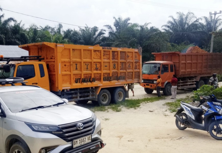 Warga Blokir Jalan, Duga Kuat Kawasan Konservasi Tahura Sultan Syarif Hasyim Dijadikan Ajang Bisnis Ilegal
