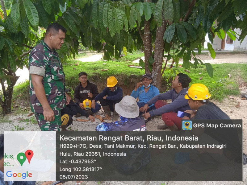 Tetap Selalu Jalin Hubungan Baik, Babinsa Komsos di Desa Binaan