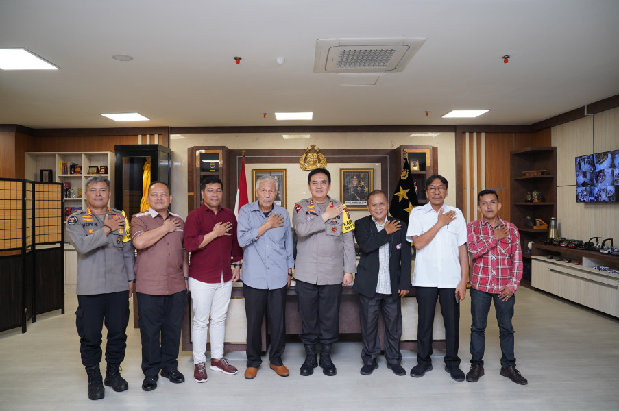 Tim Panitia dan Media Riaubangkit Lakukan Kunjungan Audensi Sekaligus Silahtuhrahmi dengan Kapolda Riau