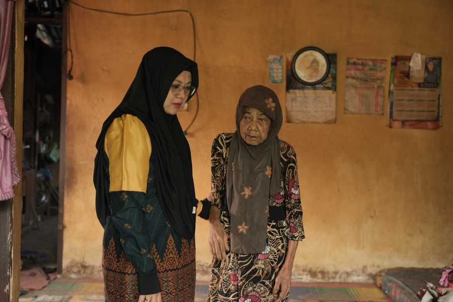 Pemkab Siak Salurkan Sembako untuk 579 Keluarga, Bupati Afni: Semoga Ringankan Beban Masyarakat