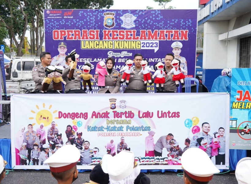 Gelorakan Tertib Lalu Lintas di Area Car Free Day, Satlantas Polresta Pekanbaru Tampilkan Dongeng Lalu Lintas