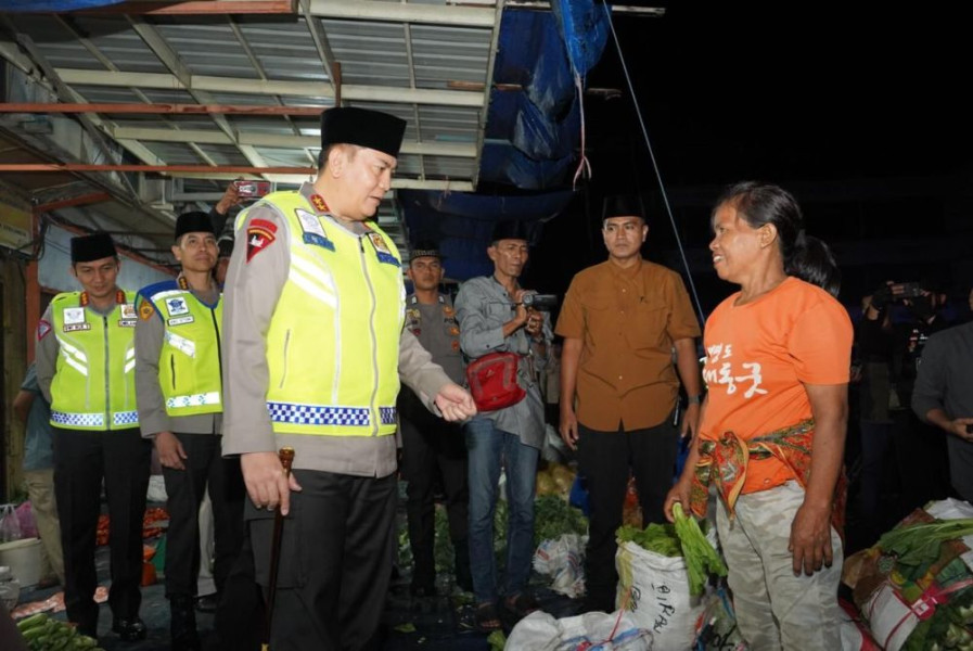 Pastikan Keamanan Warga, Kapolda Riau Pimpin Patroli Sekala Besar