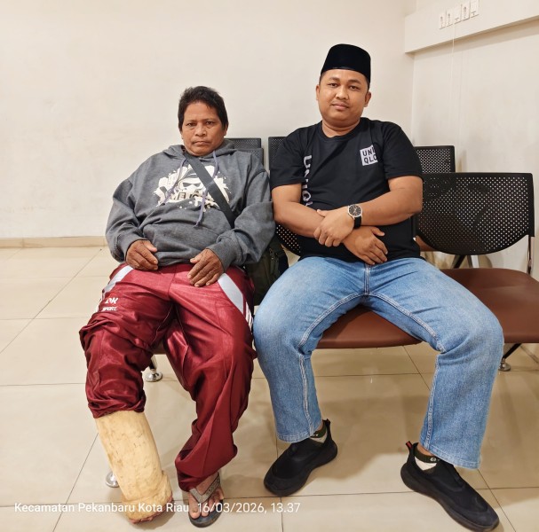 Gunakan Kaki Kayu Buatan Sendiri Bertahun-tahun, KSJ Riau Perjuangkan Kaki Palsu Layak untuk Pak Ponidi