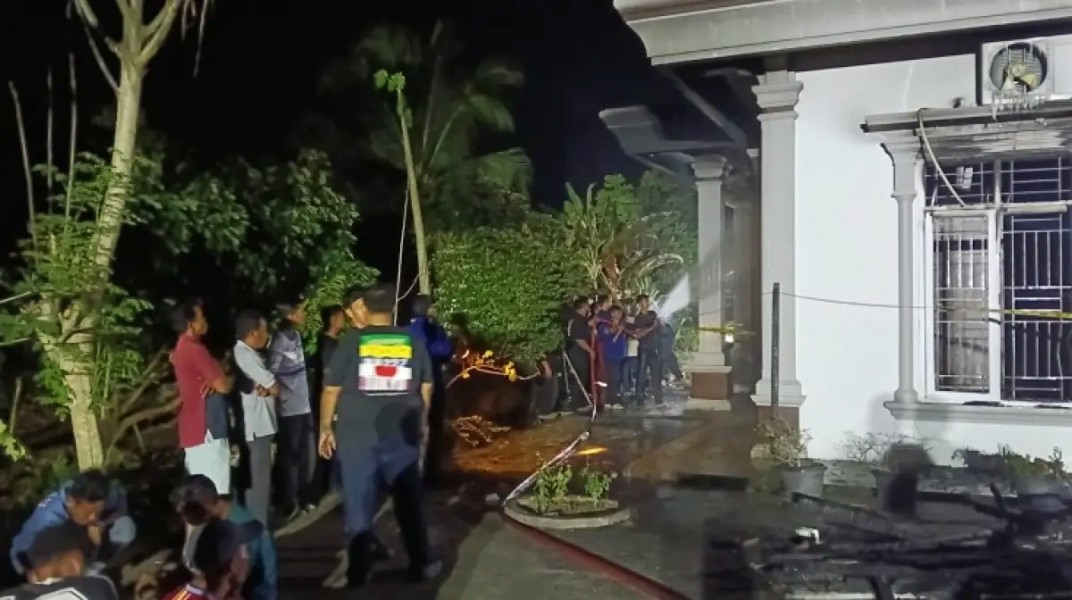 Rumah Tokoh Masyarakat Kuantan Hilir Habis Dilalap Api, Kerugian Ditaksir Rp2 Miliar