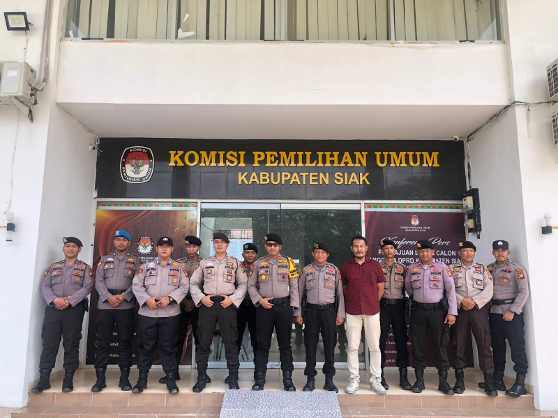 Polres Siak Terus Laksanakan Patroli Rutin Ke Kantor KPU dan Bawaslu Kabupaten Siak.