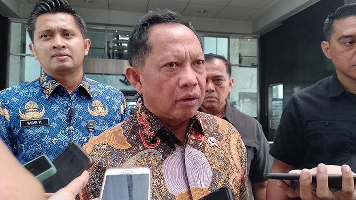Harga Beras Naik, Menteri Tito Sarankan Masyarakat Makan Ubi dan Sorgum