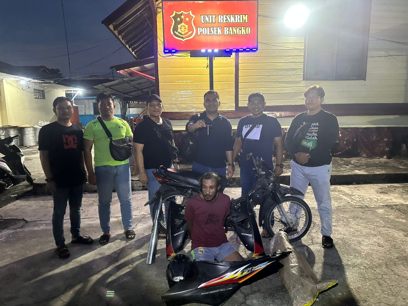 Aksi Nekat Curi Sepeda Motor di Siang Bolong Terekam CCTV, Pria Ini Diringkus Polsek Bangko
