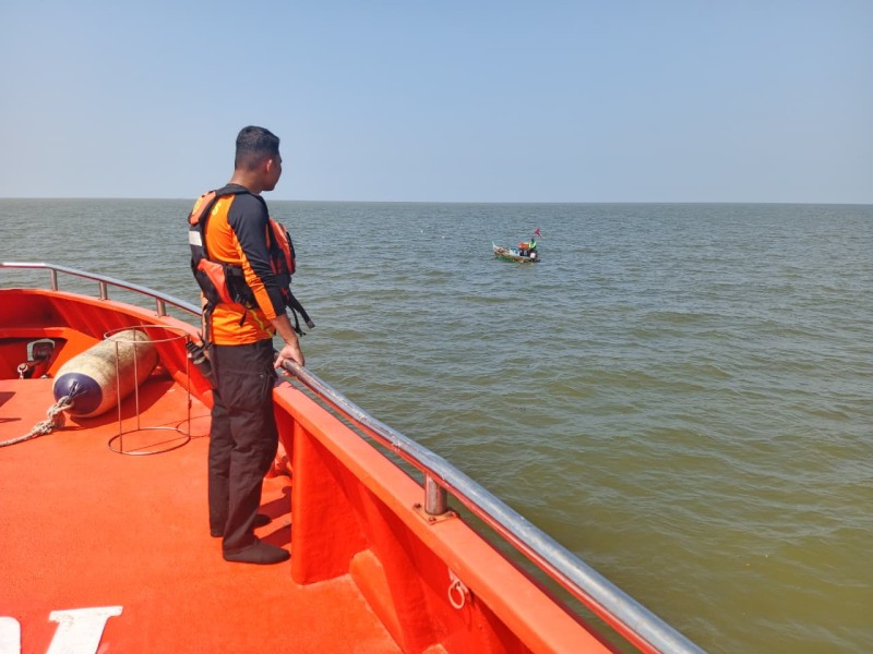 Kapal PMI Tenggelam di Perairan Pulau Rupat, Tiga Orang Masih Dalam Pencarian