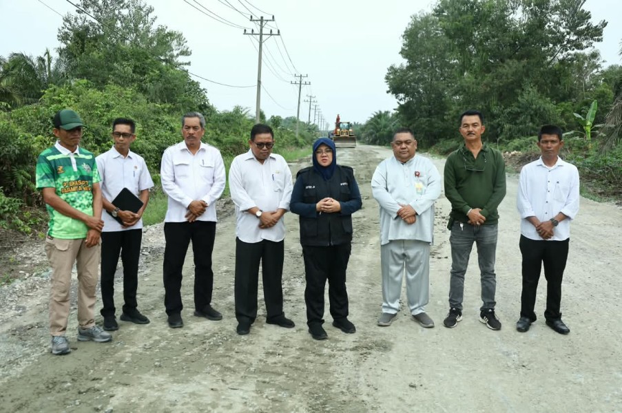 Pemkab Siak Gandeng Perusahaan Perbaiki Jalan Sungai Rawa-Tanjung Buton Sepanjang 6,4 Km