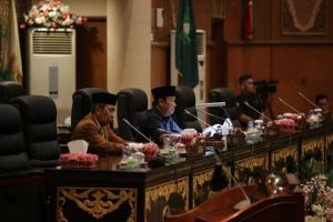 DPRD Riau Umumkan Pengunduran Diri Gubernur