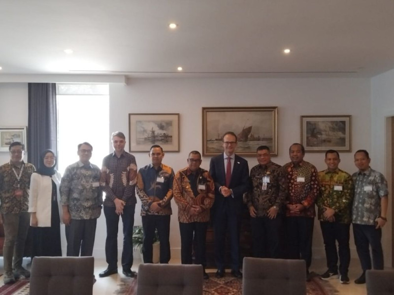 Bahas Isu Lingkungan Hidup, Gubernur Riau Bertemu Duta Besar Inggris