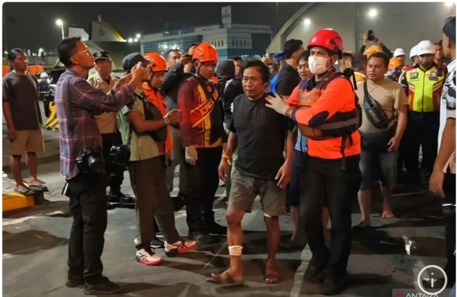 Ratusan korban selamat KMP Mutiara Santosa 2 tiba di Tanjung Perak