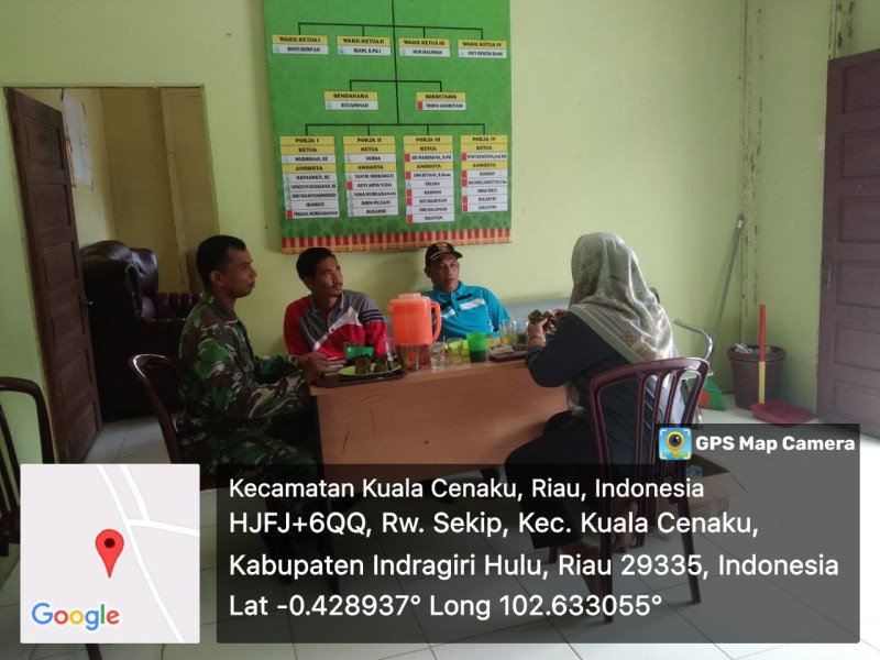 Tingkatkan Sinergitas Di Wilayah, Babinsa Laksanakan Komsos Bersama Perangkat Desa
