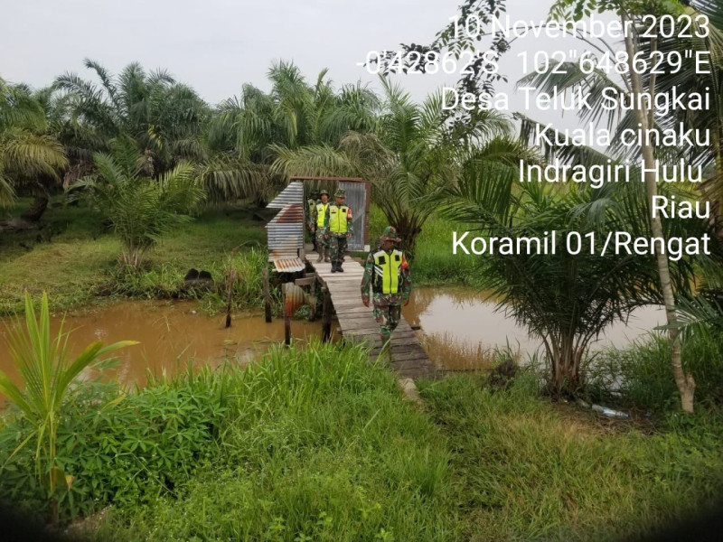 Babinsa Koramil 01/Rengat Terus Melaksanakan Patroli dan Sosialisasi Pencegahan Karhutla.