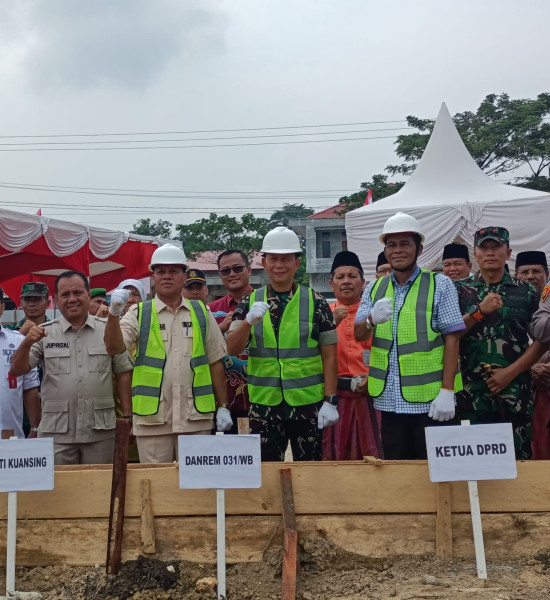 Peletakan Batu Pertama Pembangunan Markas Kodim Kuansing oleh Danrem 031/WB Brigjen TNI Dany Rakca S.A.P.M.HAN