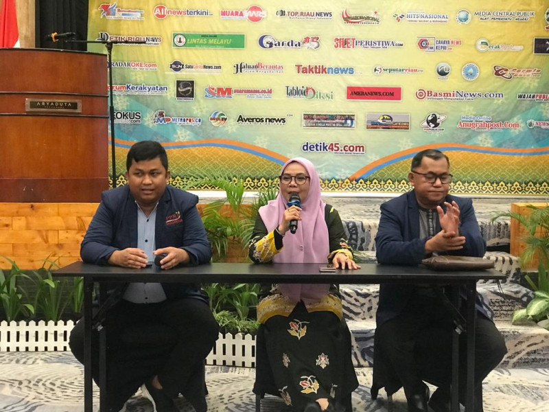 Menghadiri Pengukuhan dan Pelantikan PPRI Riau, Hj. Misharti : 'Jaga Marwah Organisasi Ini dan Tetap Profesional'