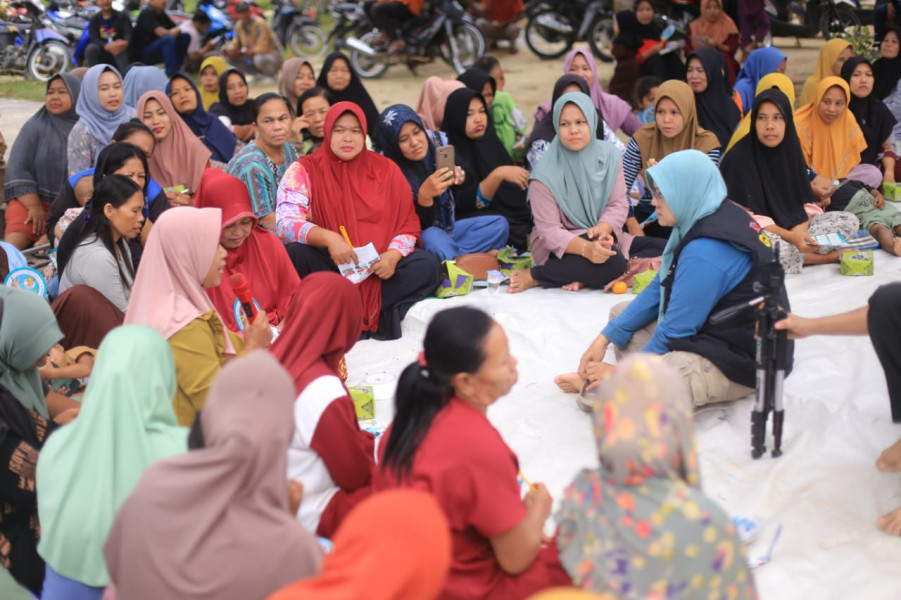 Gaya Santai Cabup Siak Dr.Afni, Kampanyenya Dihadiri Ratusan Massa