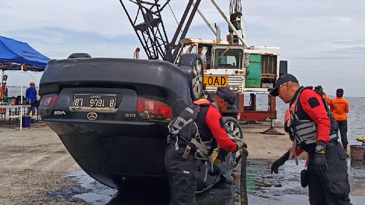 Polisi Temukan Mobil Brigjen Purn Hendrawan Ostevan di Perairan Marunda