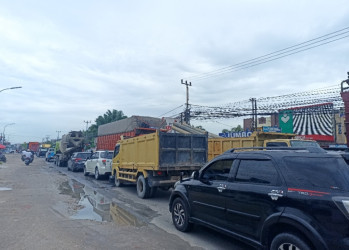 Sempit dan Langganan Macet, Pemprov Riau Usulkan Pelebaran Jalan Garuda Sakti ke Kementerian PU